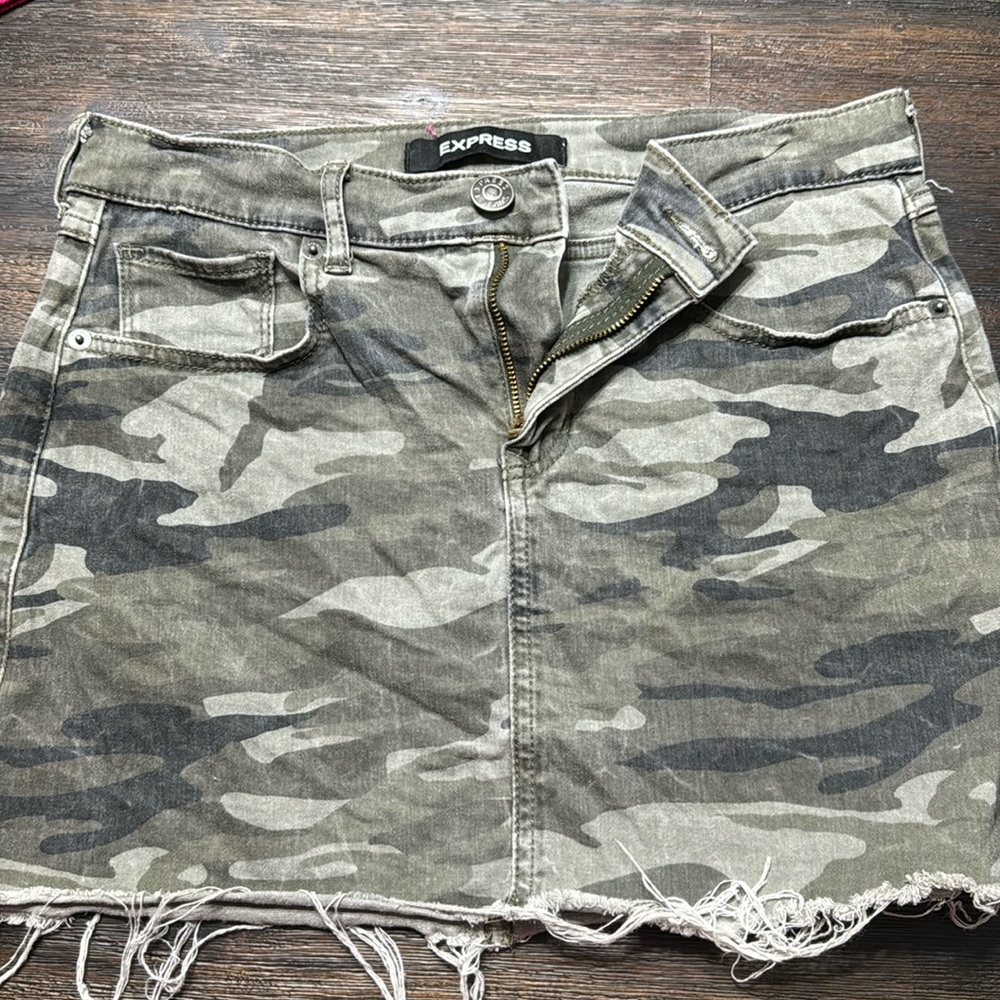 Womens CAMO express jean skirt size 2